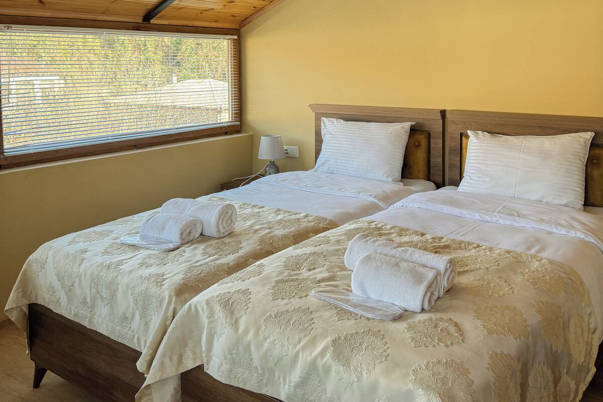 Con stile personalizzato, con arredamento individuale, una scrivania