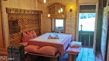 Apartment, 2 Bedrooms, Balcony | Dining