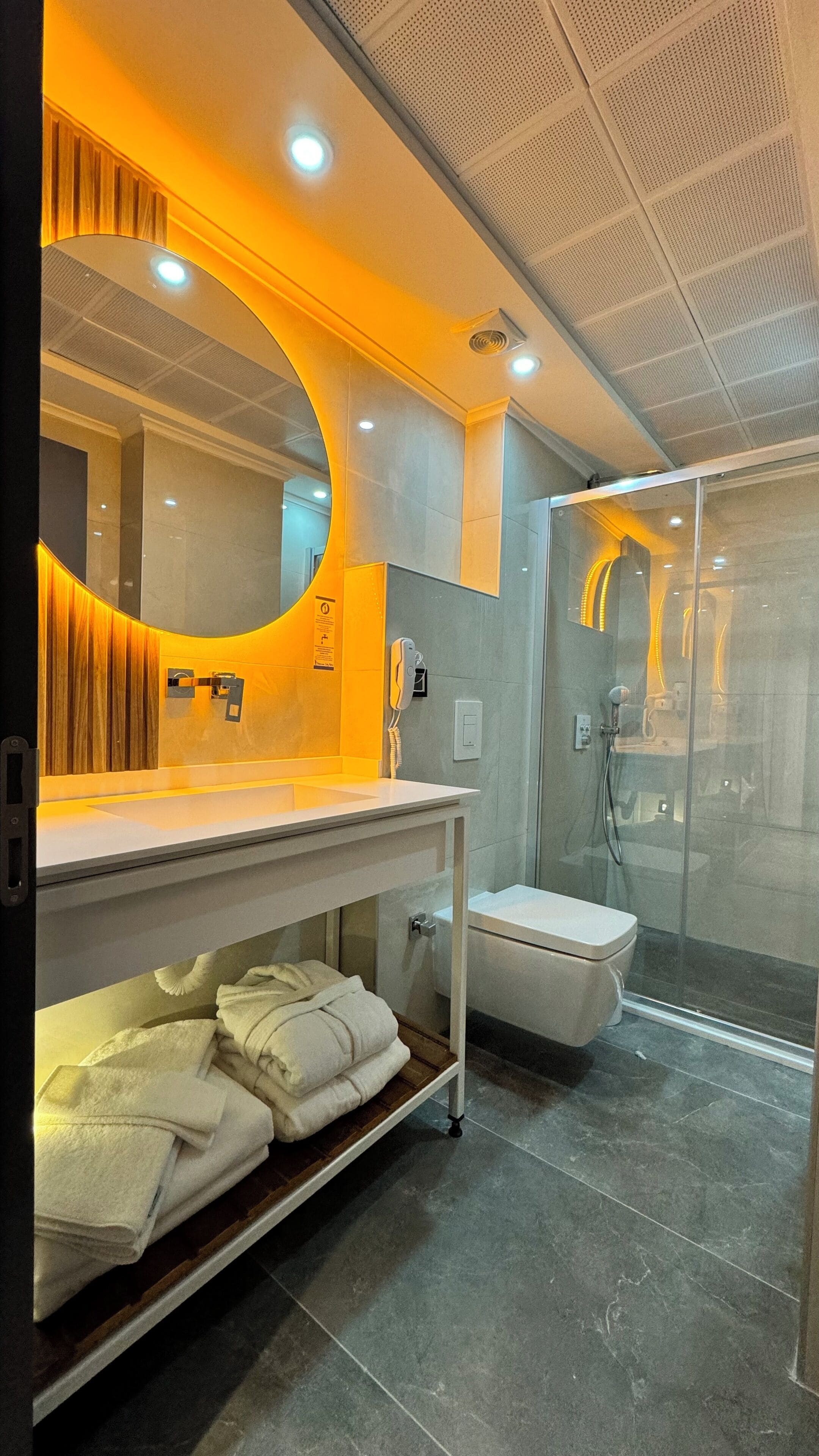 Standard Twin Room | Bathroom