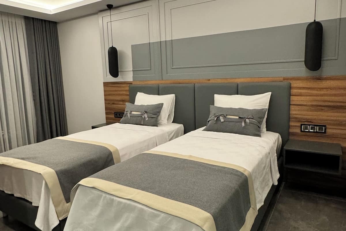 Standard Twin Room | Soundproofing, free WiFi, bed sheets