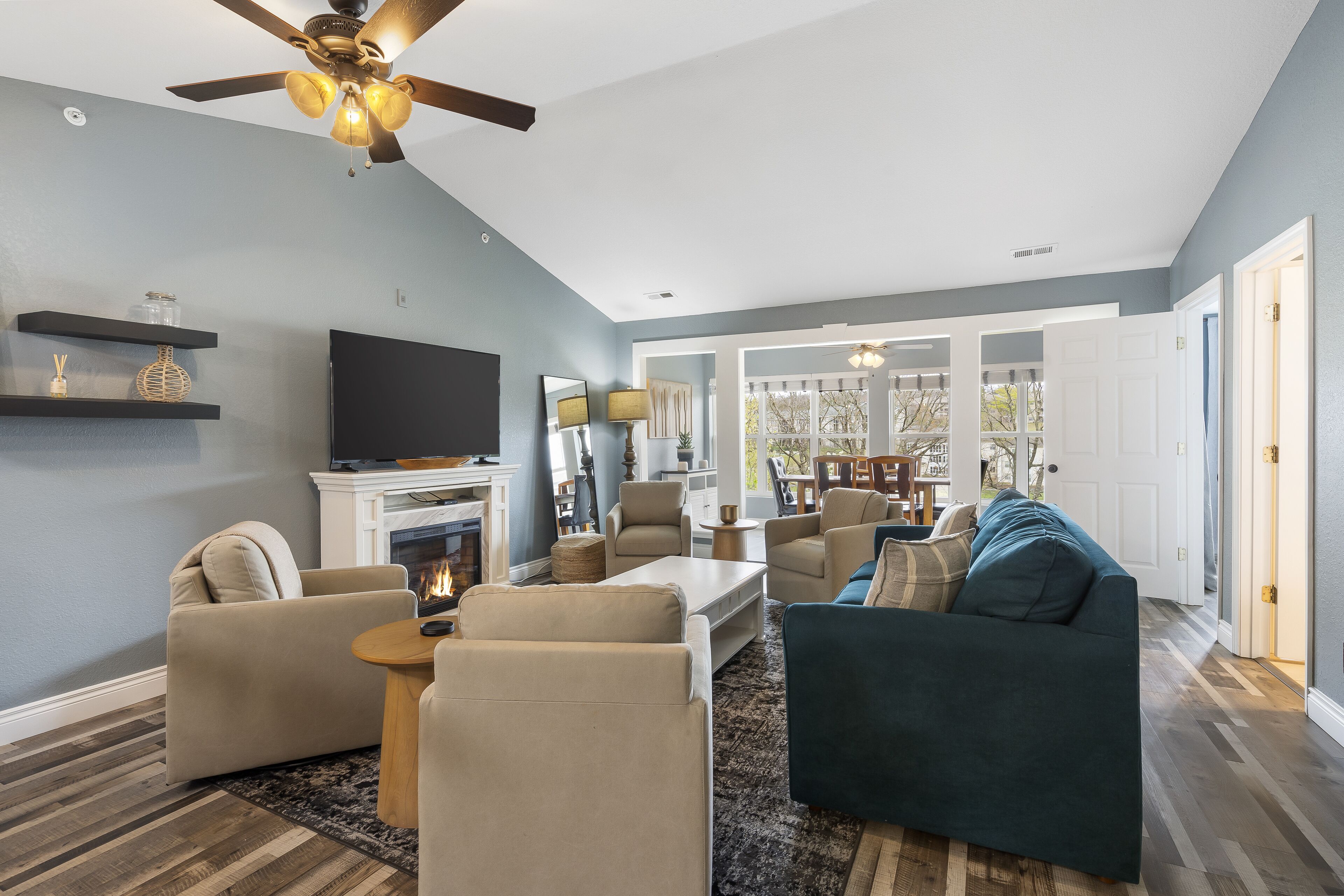 Eagle's Nest at The Club – Luxurious 2BR Golf View Condo in Branson