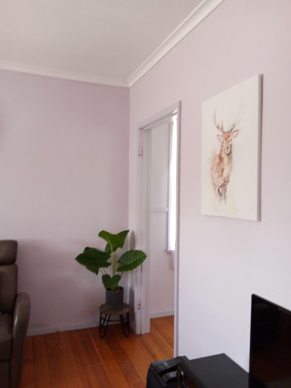 Interior - Home away from home 🕺💃 (Kennington)