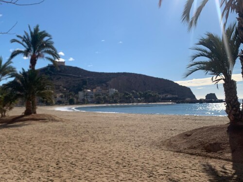 Maison spacieuse avec espaces extérieurs au coeur d'Aguilas, à 200m de la plage 