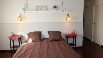 4 slaapkamers, een strijkplank/strijkijzer, wifi, beddengoed