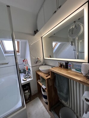 Bruser, hårtørrer, Sæbe, Shampoo