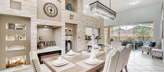 Game Room, Pool & Spa: Disney Area Getaway!