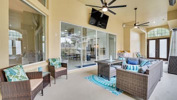 House (5 Bedrooms) | Interior