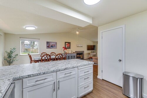 Olympia Home w/ Deck ~ 7 Mi to Amtrak Train!