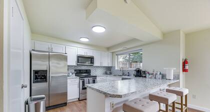 Olympia Home w/ Deck ~ 7 Mi to Amtrak Train!