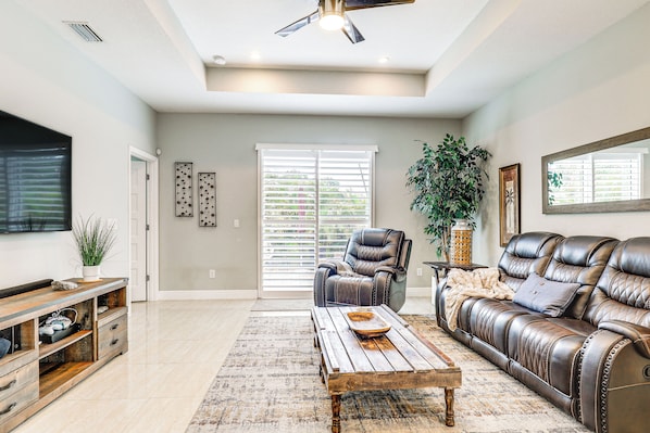 House (3 Bedrooms) | Interior - Tampa Home w/ Fire Pit, Yard, Cornhole + More! (Tampa)