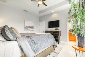 House (3 Bedrooms) | Interior - Tampa Home w/ Fire Pit, Yard, Cornhole + More! (Tampa)