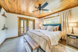 House (3 Bedrooms) | Interior - Broken Bow Cabin ~ 5 Mi to State Park w/ Hot Tub! (Broken Bow)