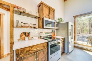 Interior - Broken Bow Cabin ~ 5 Mi to State Park w/ Hot Tub! (Broken Bow)