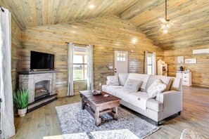 House (1 Bedroom) | Front of property