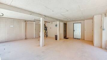 Apartment (0 Bedroom) | Interior