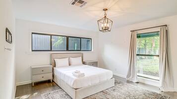 House (4 Bedrooms) | 4 bedrooms, iron/ironing board, free cribs/infant beds, bed sheets