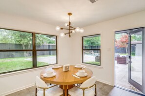 Dining - Spacious Houston Home w/ Pool - Near The Galleria! (Houston)