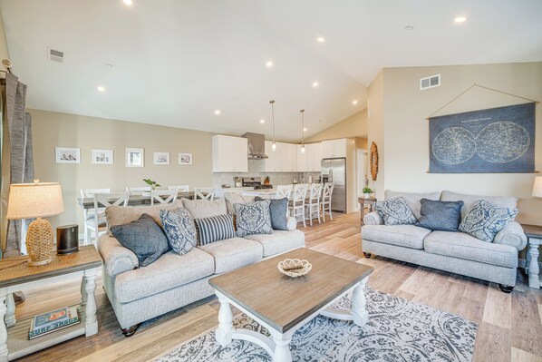 Apartment (4 Bedrooms) | Interior - Wildwood Vacation Rental - Walk to the Beach! (Wildwood)