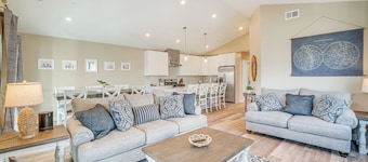 Wildwood Vacation Rental - Walk to the Beach!