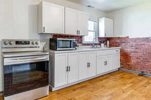 House (2 Bedrooms) | Interior - Bright Muncie Home w/ Yard ~ 2 Mi to Downtown! (Muncie)