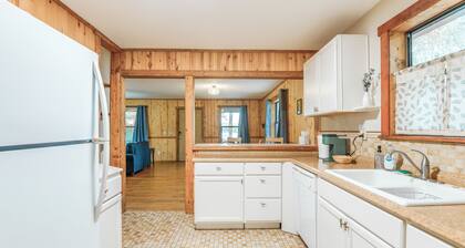 Lakefront Keystone Heights Cottage w/ Private Dock