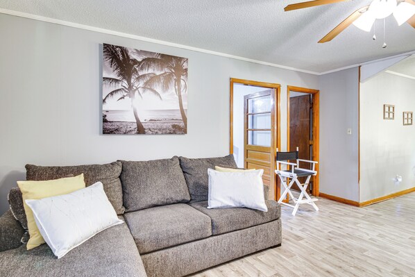 House (3 Bedrooms) | Interior - Quiet & Cozy Rembert Home ~ 9 Mi to Air Force Base (Rembert)