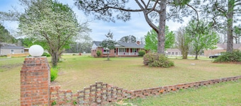 Quiet & Cozy Rembert Home ~ 9 Mi to Air Force Base