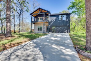 House (3 Bedrooms) | Interior - Fire Pit + Grill: Lakeside Gun Barrel City Home! (Mabank)