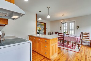 House (3 Bedrooms) | Interior - Historic Farmhouse in Layton w/ Deck! (Layton)