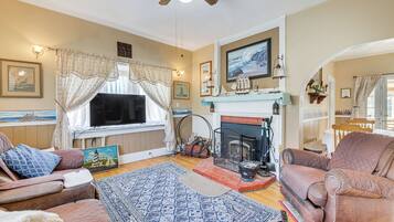 House (3 Bedrooms) | Front of property