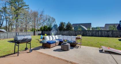 Chic Marietta Getaway w/ Fire Pit & Grill!