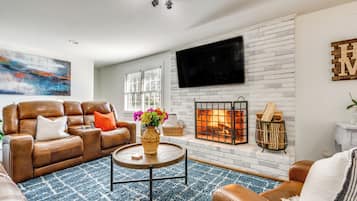 Rumah (3 Bedrooms) | Bagian depan properti