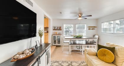 Lovely Home w/ Yard Near Dtwn Waco!