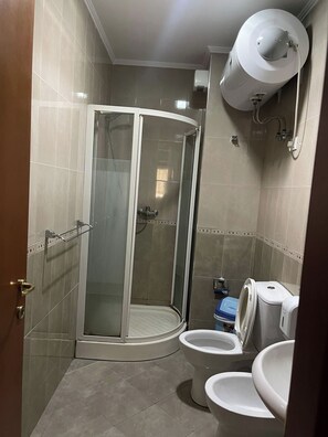 Apartment, 3 Bedrooms | Bathroom | Shower, free toiletries, hair dryer, towels - Kalpazo Home Skanderbeg Square (Tirana)
