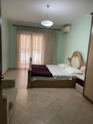 Apartment, 3 Bedrooms | Soundproofing, free WiFi, bed sheets - Kalpazo Home Skanderbeg Square (Tirana)