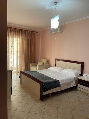 Apartment, 3 Bedrooms | Soundproofing, free WiFi, bed sheets - Kalpazo Home Skanderbeg Square (Tirana)