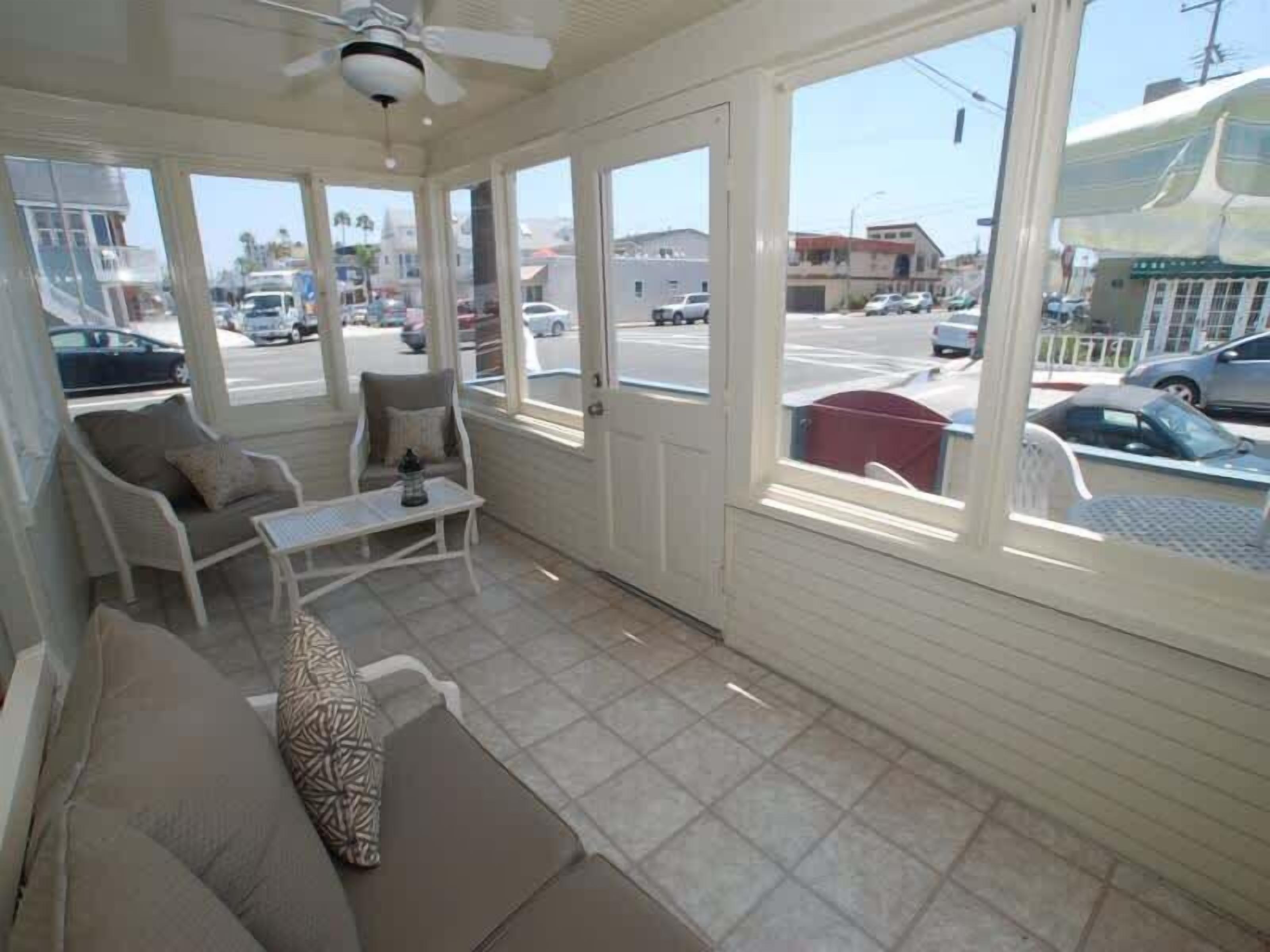 Smart TV, fireplace, offices