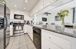 Fridge, microwave, oven, stovetop - Value 3bdr, 3 blocks to the Beach: 303 35th A (Newport Beach)