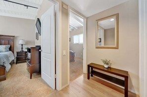 4 soverom, strykejern/-brett, wi-fi (inkludert) og sengetøy