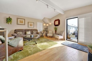 智能電視、壁爐、 辦公室