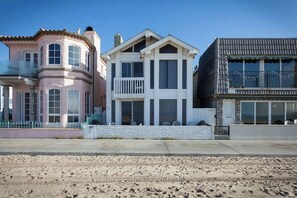 Exterior - 4 Bdr Beachfront Upper Unit W/ Ocean Views: 3112 (Newport Beach)