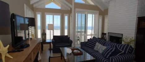 Smart-TV, Kamin, Arbeitsbereiche