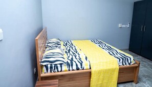 2 dormitorios, tabla de planchar con plancha, wifi gratis y ropa de cama