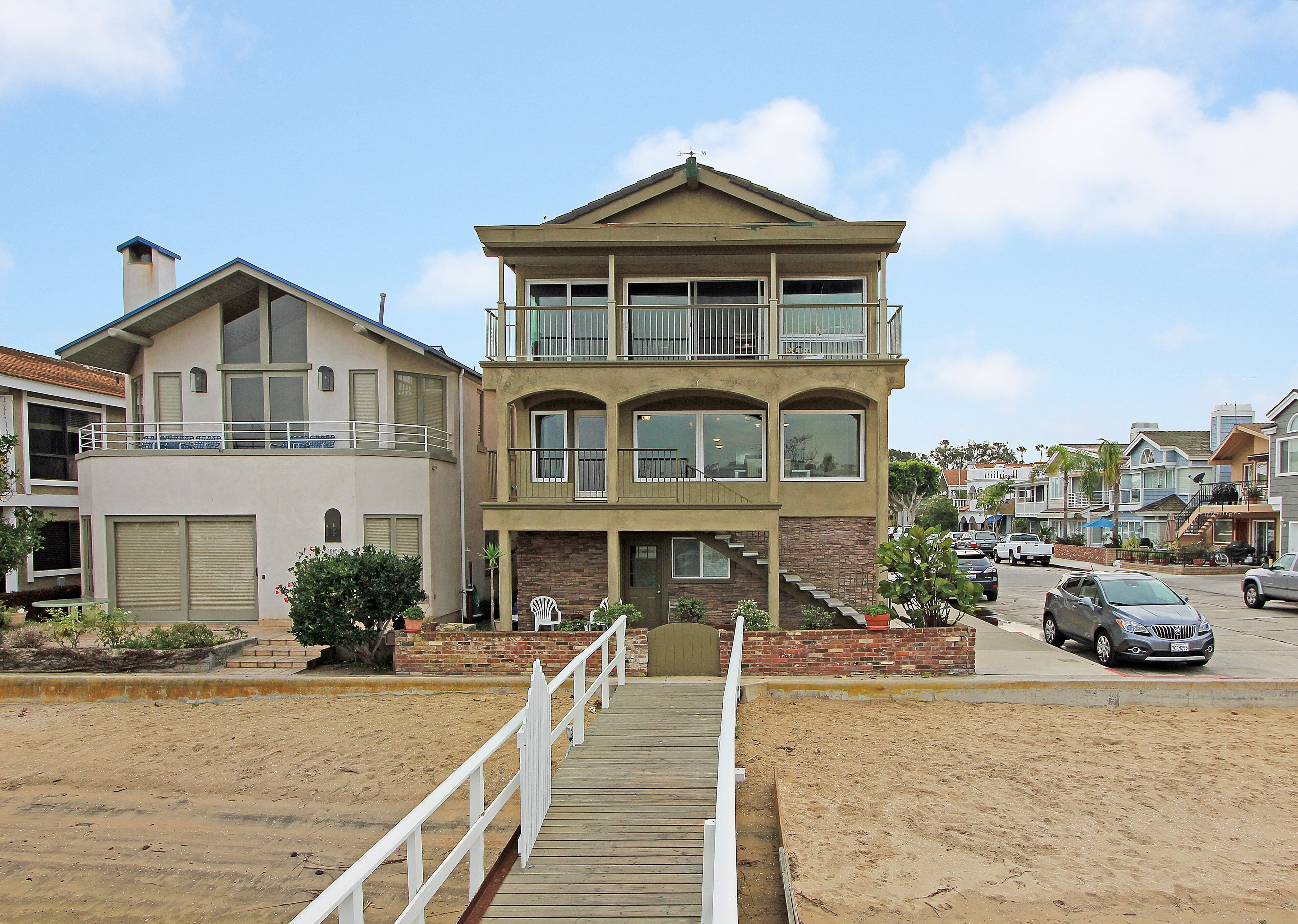 Elegant Second Story With Bay Views