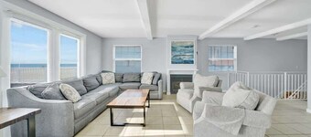 1404 W Oceanfront C | Rooftop Deck w/ Stunning 360 Beach Views