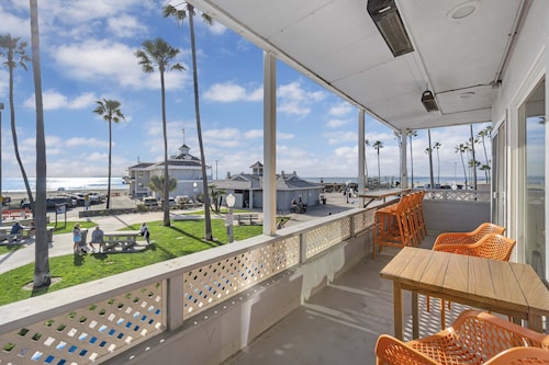 2010 W oceanfront | Next To The Newport Pier w/Ocean View Deck