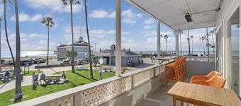 2010 W oceanfront | Next To The Newport Pier w/Ocean View Deck