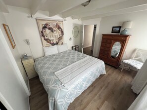 4 Schlafzimmer, Schreibtisch, Bügeleisen/Bügelbrett, kostenloses WLAN