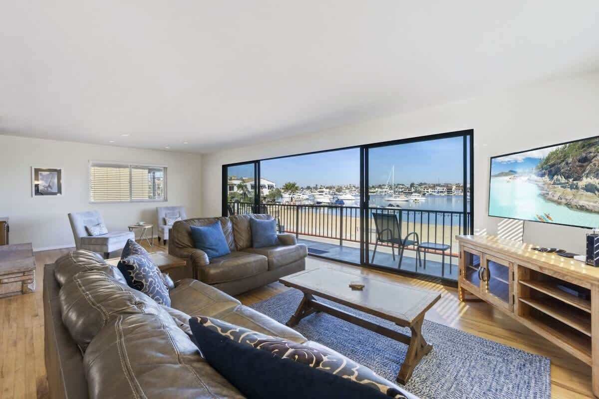 Smart-TV, peis og kontorer