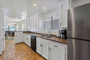 Fridge, microwave, oven, stovetop - 925 W Bay Ave | Coastal Charm with Spectacular Bay Views (Newport Beach)
